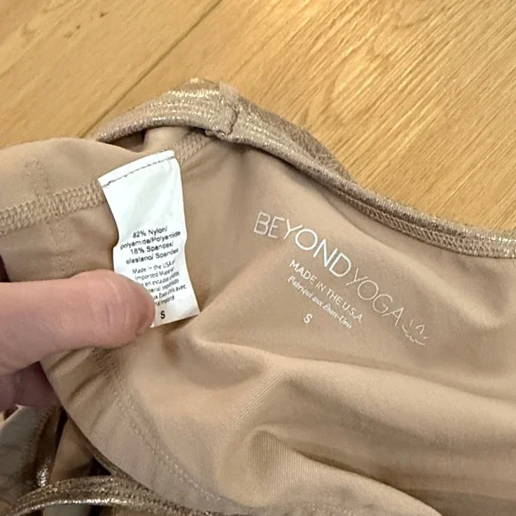 RARE Beyond Yoga Gold Metallic Tank Top Small Workout - Picture 3 of 5